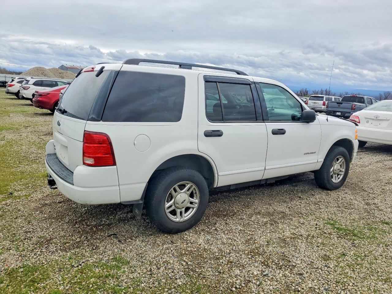 2004 FORD EXPLORER XLT photo 3