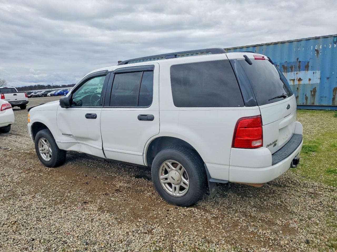 2004 FORD EXPLORER XLT photo 2