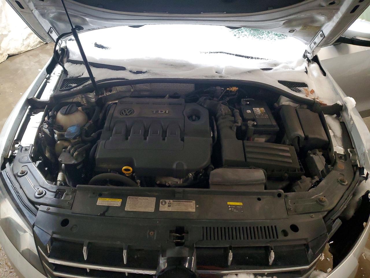 2015 VOLKSWAGEN PASSAT SE photo 11