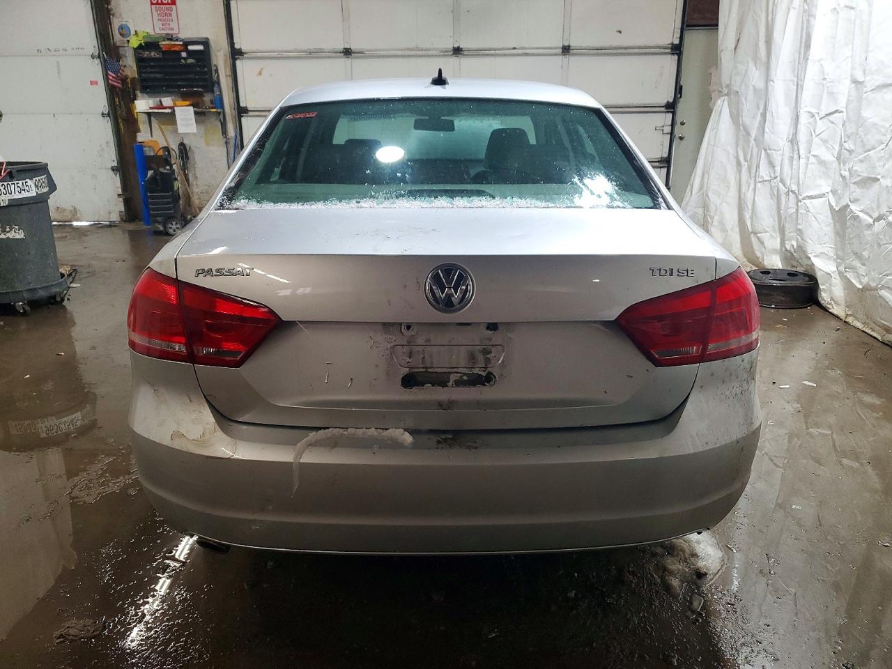 2015 VOLKSWAGEN PASSAT SE photo 6