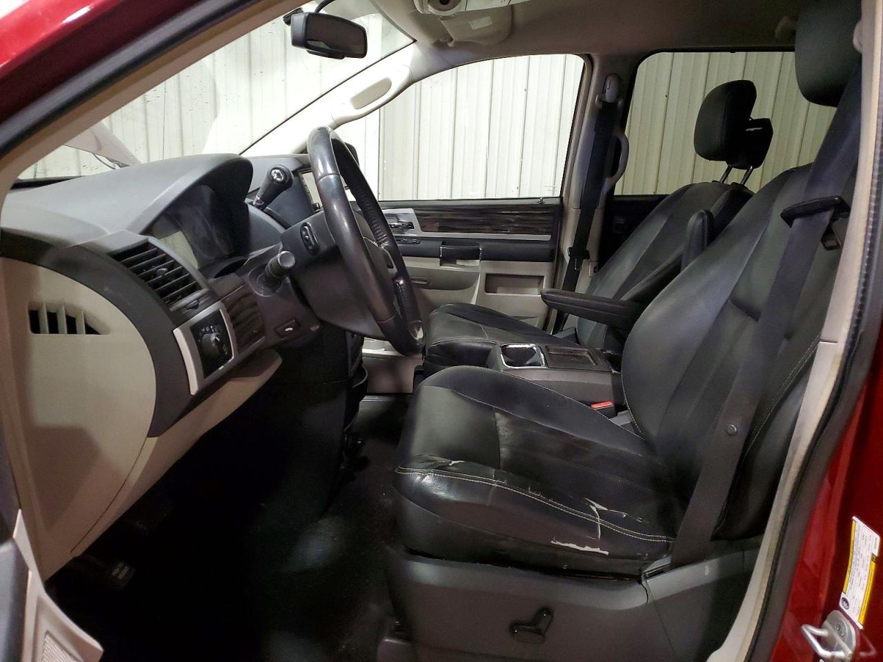 2010 CHRYSLER TOWN & COUNTRY TOURING photo 7