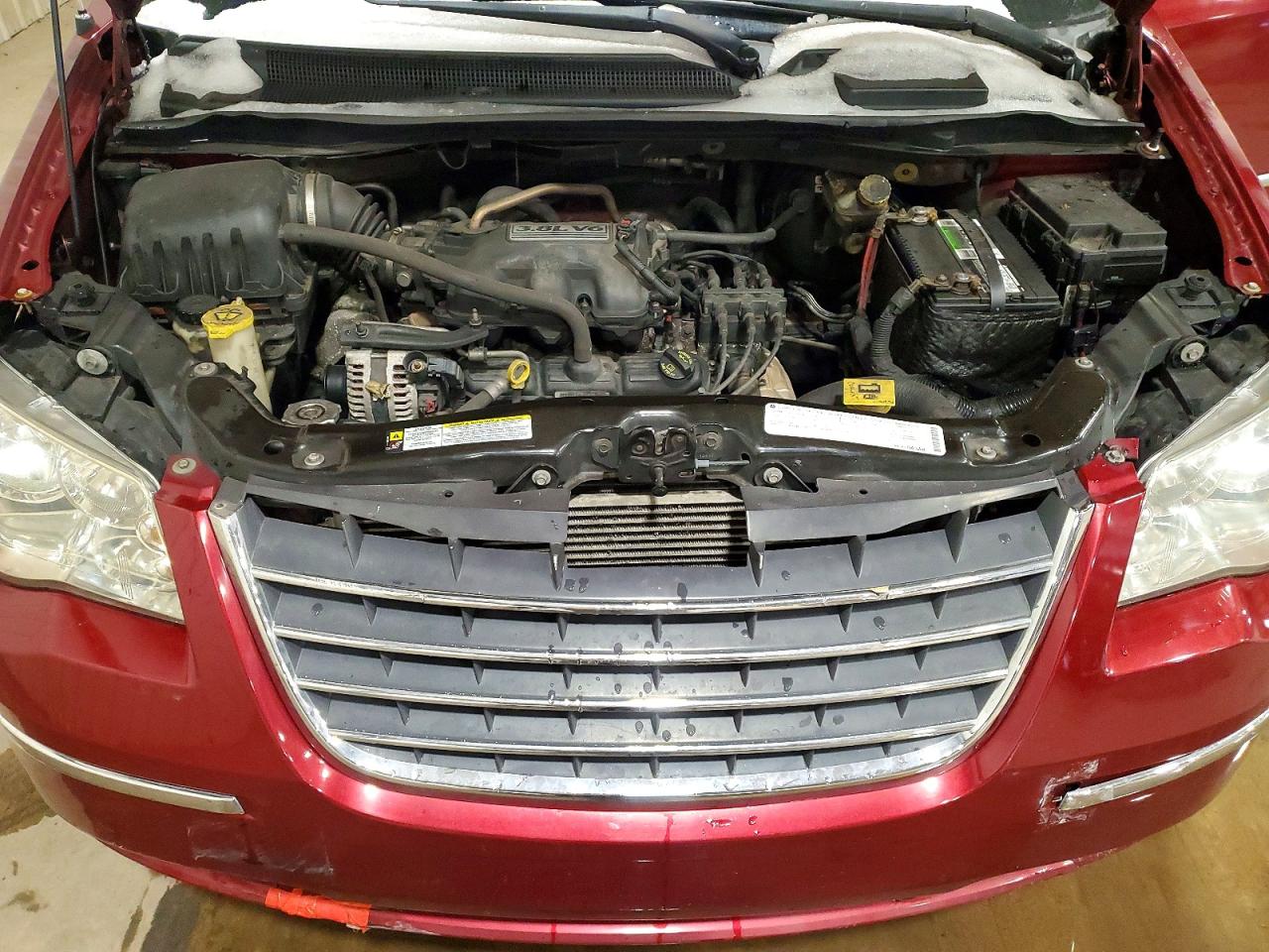 2010 CHRYSLER TOWN & COUNTRY TOURING photo 12
