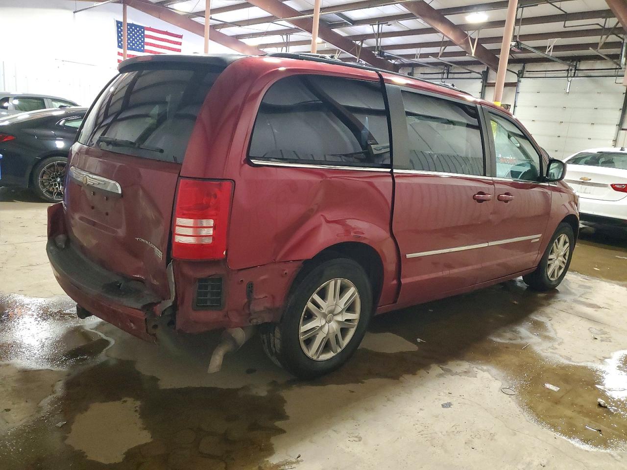 2010 CHRYSLER TOWN & COUNTRY TOURING photo 3