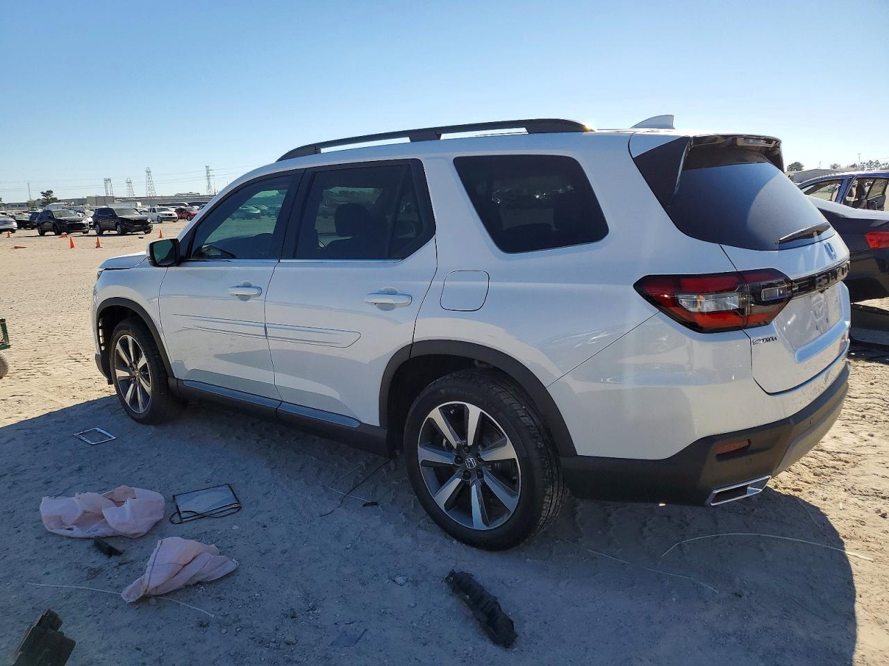 2025 HONDA PILOT TOURING photo 2