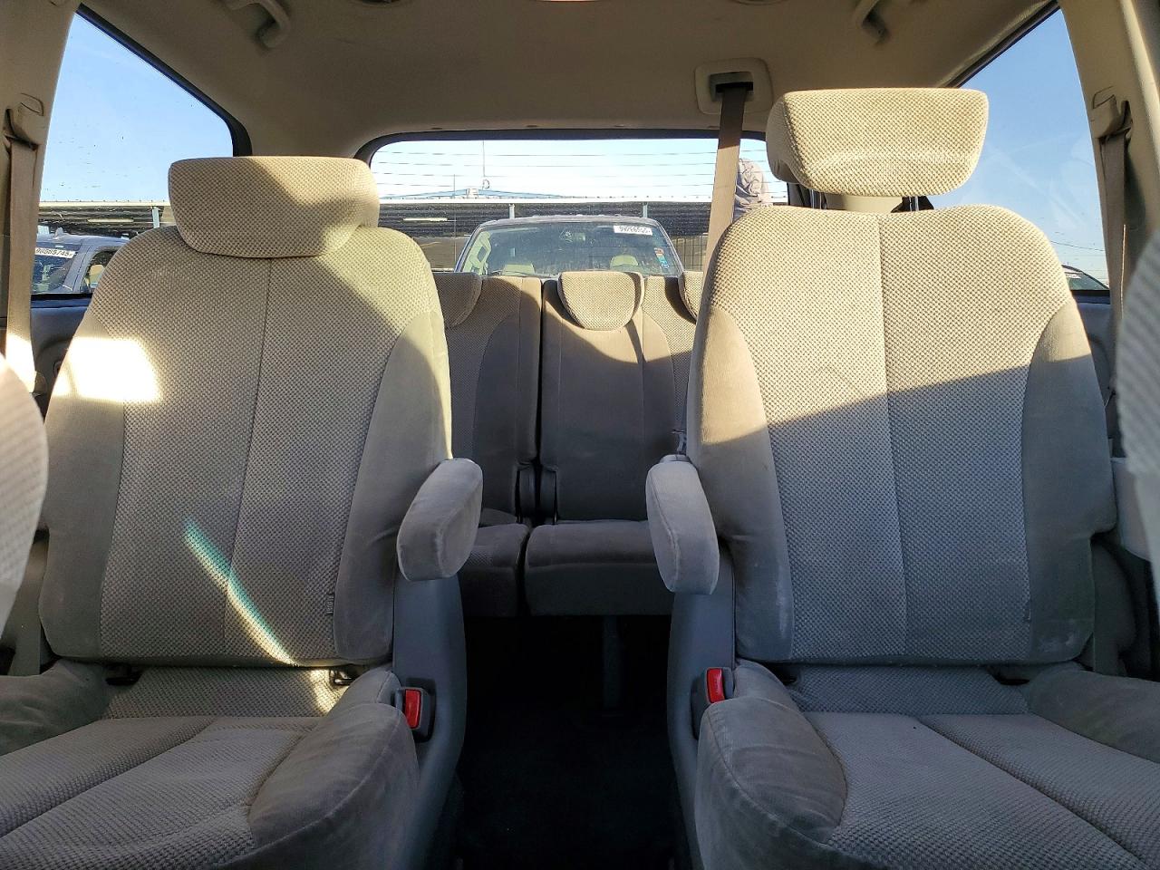 2010 KIA SEDONA EX photo 19