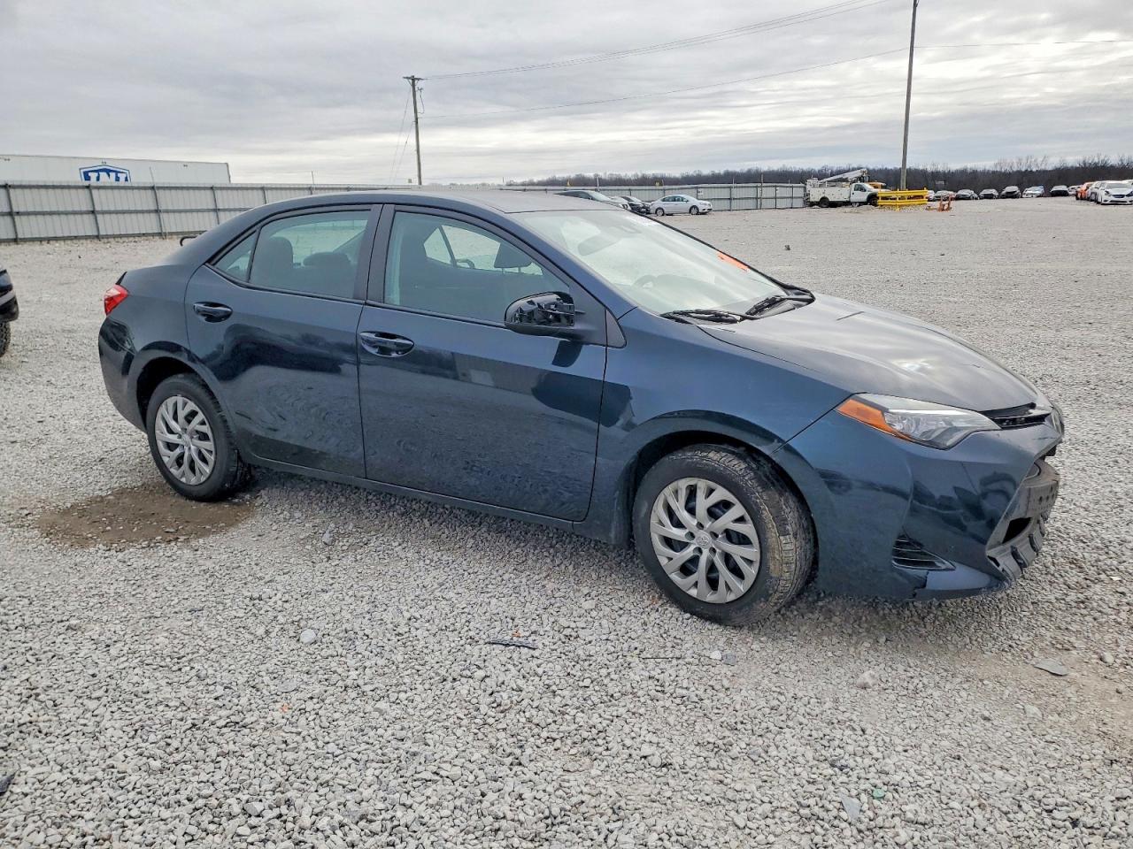 2017 TOYOTA COROLLA L photo 7