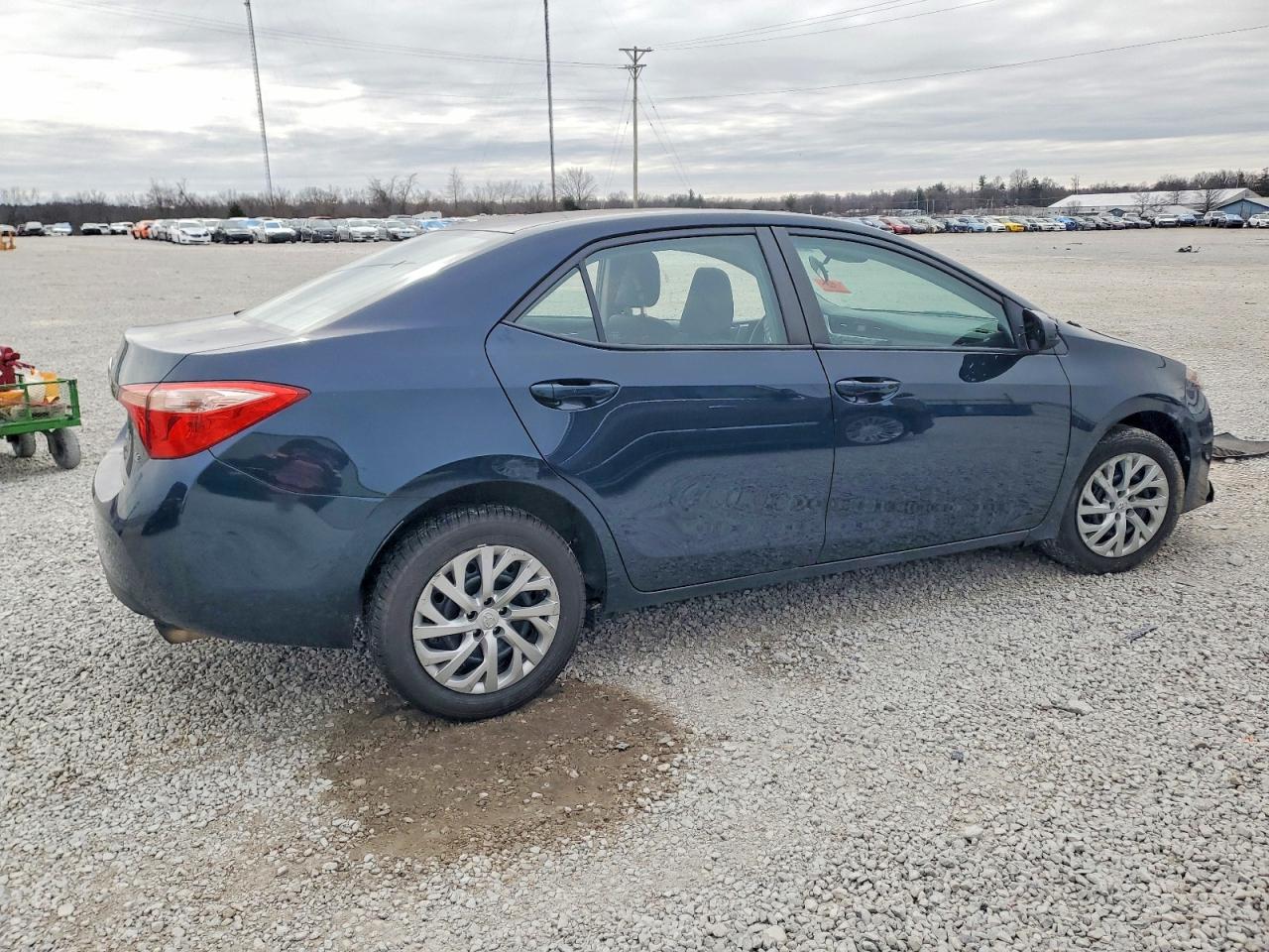 2017 TOYOTA COROLLA L photo 5