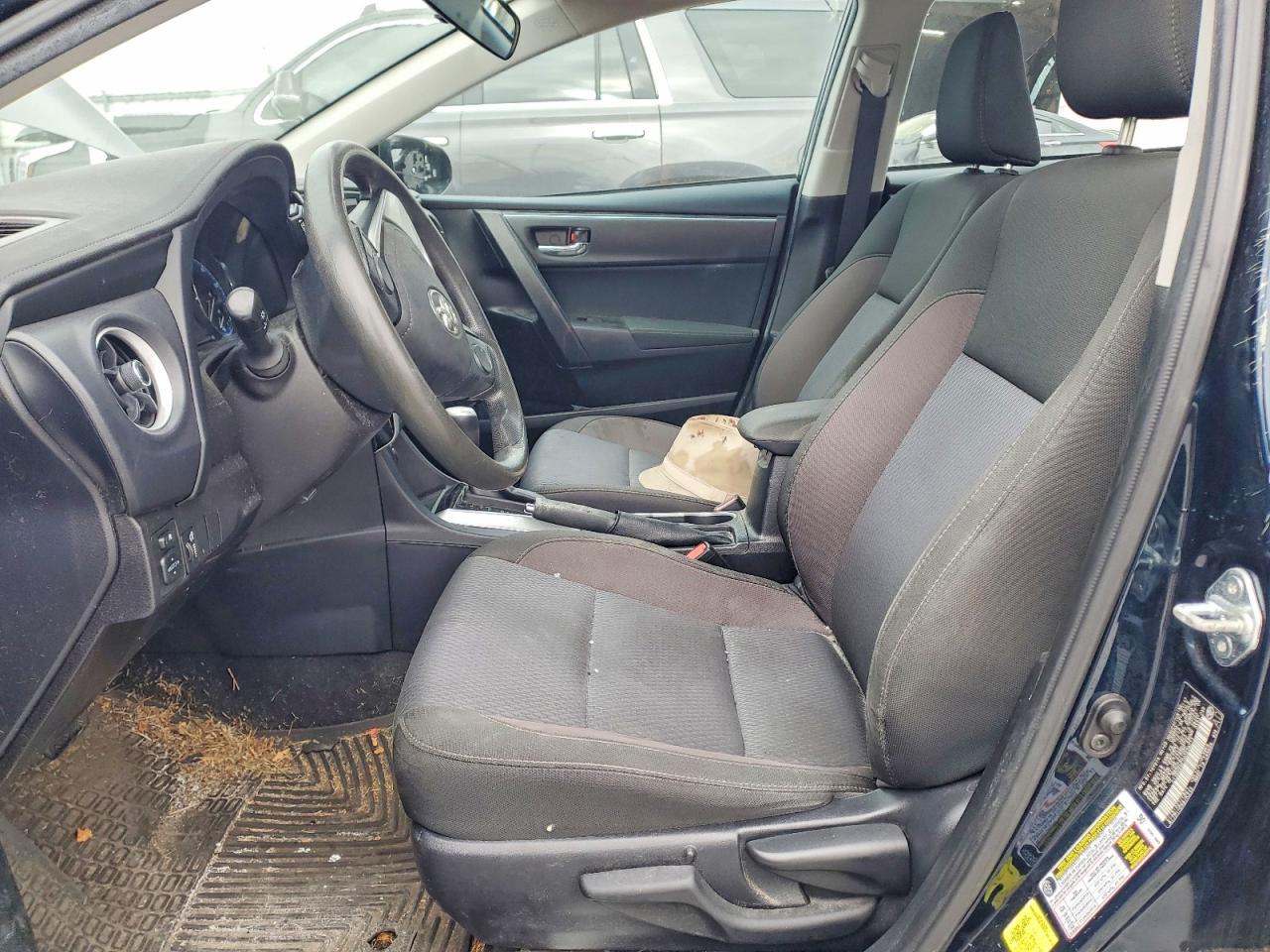 2017 TOYOTA COROLLA L photo 13