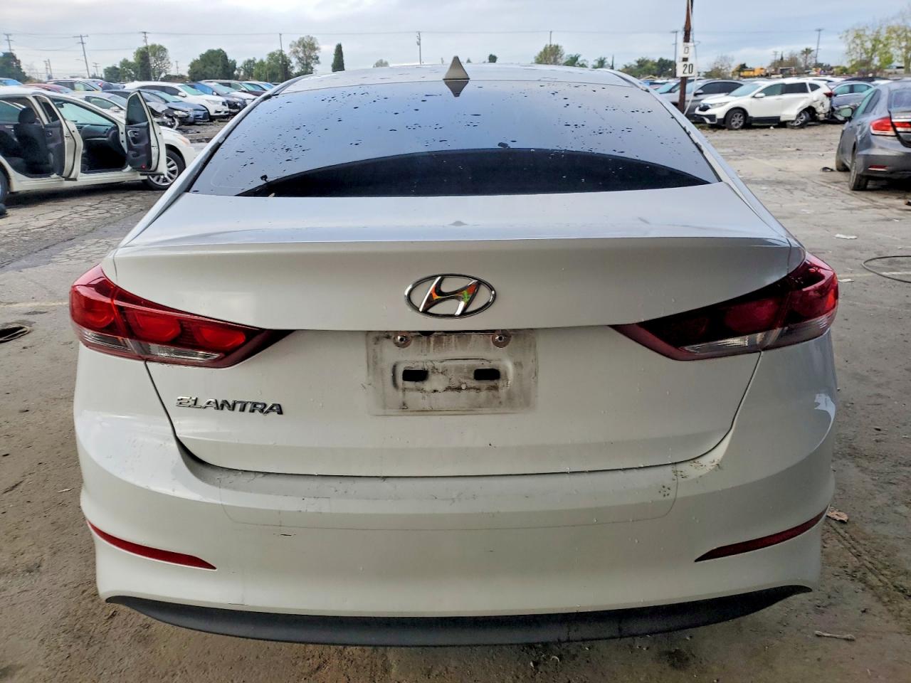 2018 HYUNDAI ELANTRA SEL photo 11