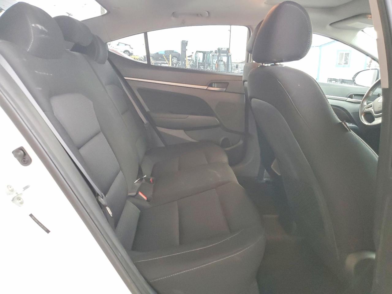 2018 HYUNDAI ELANTRA SEL photo 19
