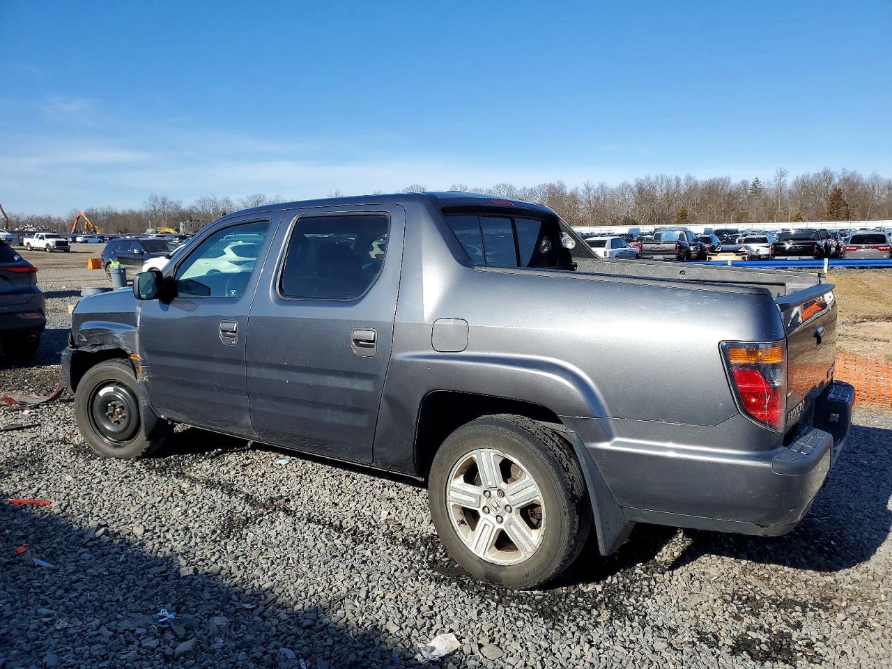 2011 HONDA RIDGELINE RTL photo 2