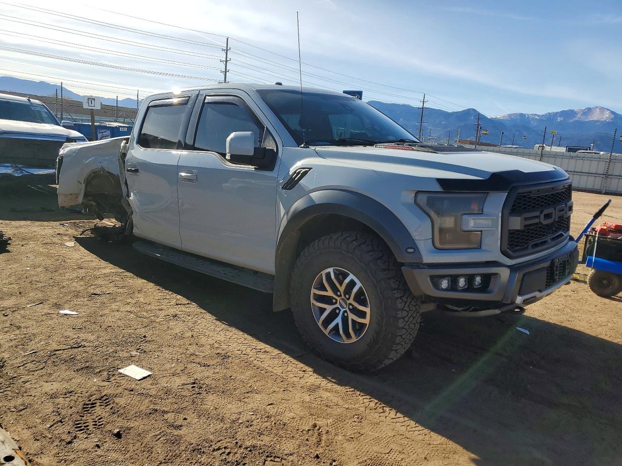 2017 FORD F150 RAPTOR photo 4
