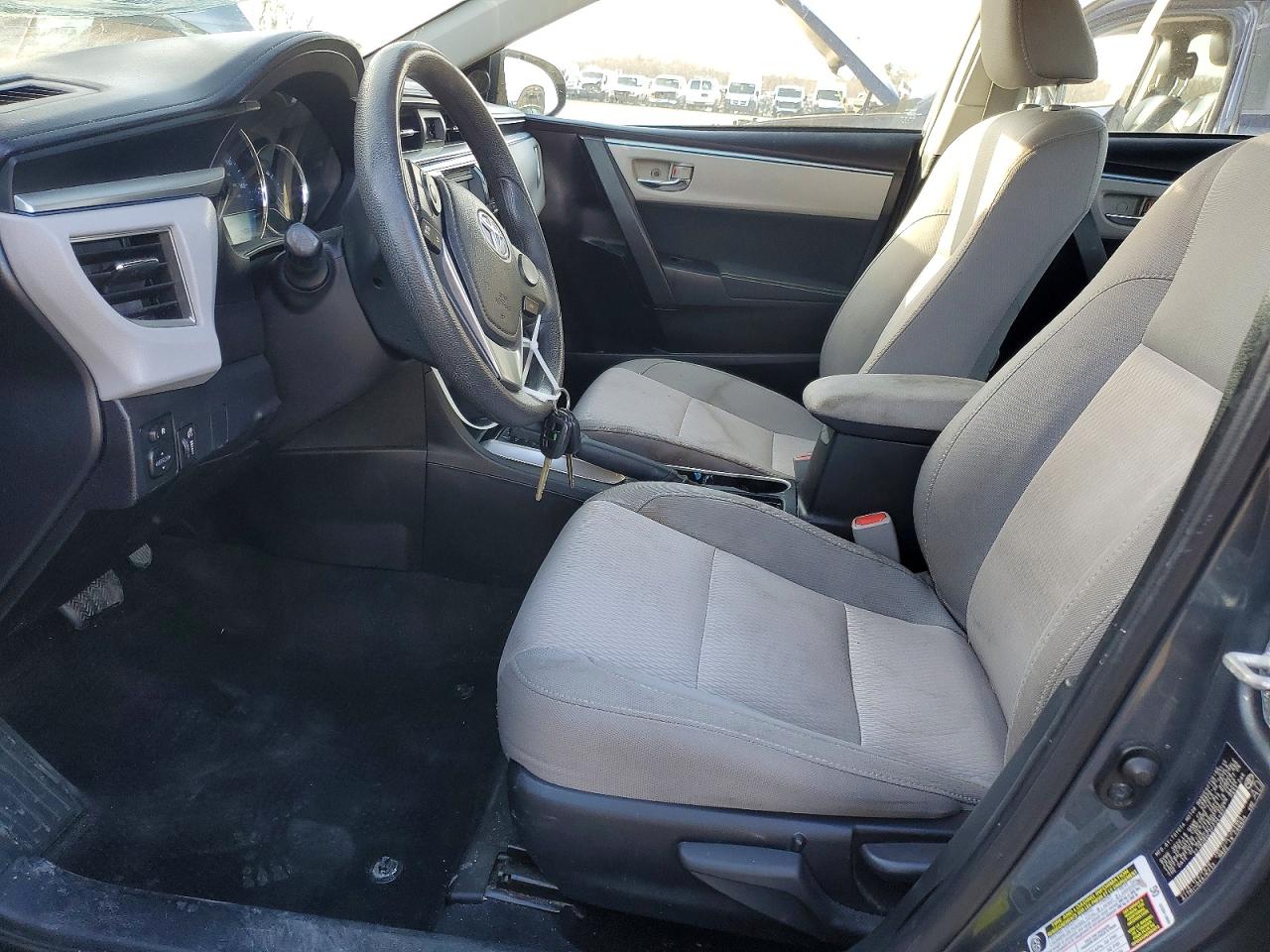 2015 TOYOTA COROLLA LE photo 13