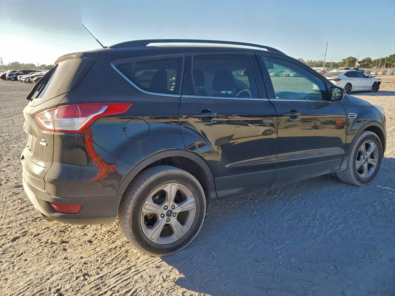 2016 FORD ESCAPE SE photo 3