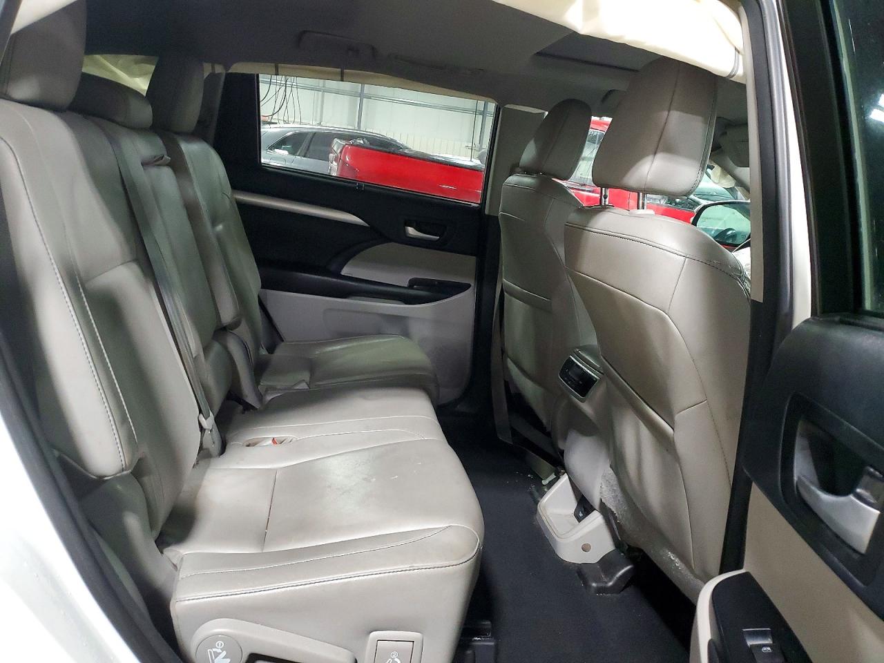 2018 TOYOTA HIGHLANDER SE photo 11
