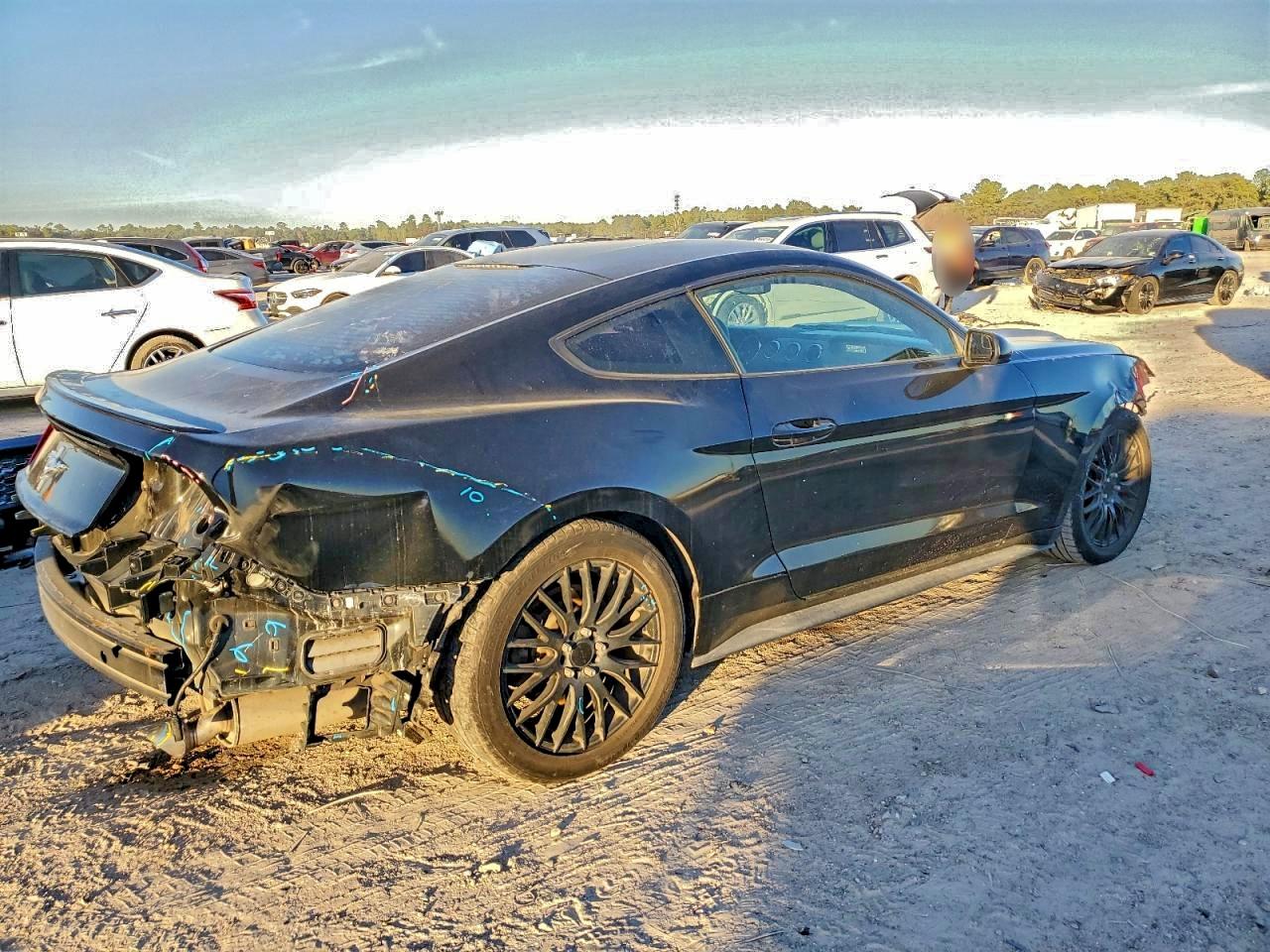 2016 FORD MUSTANG photo 5