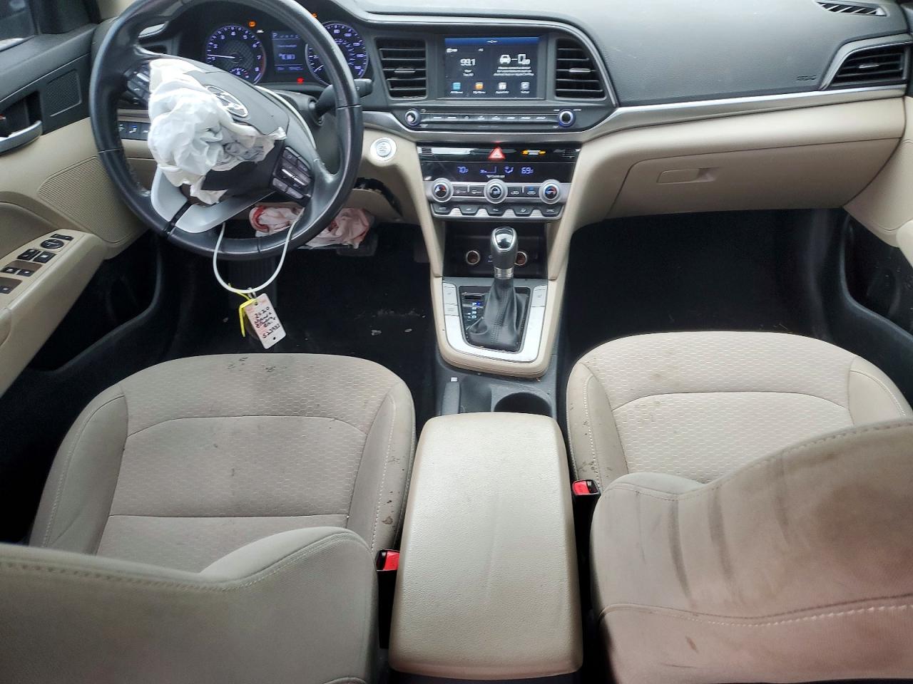 2020 HYUNDAI ELANTRA SEL photo 8