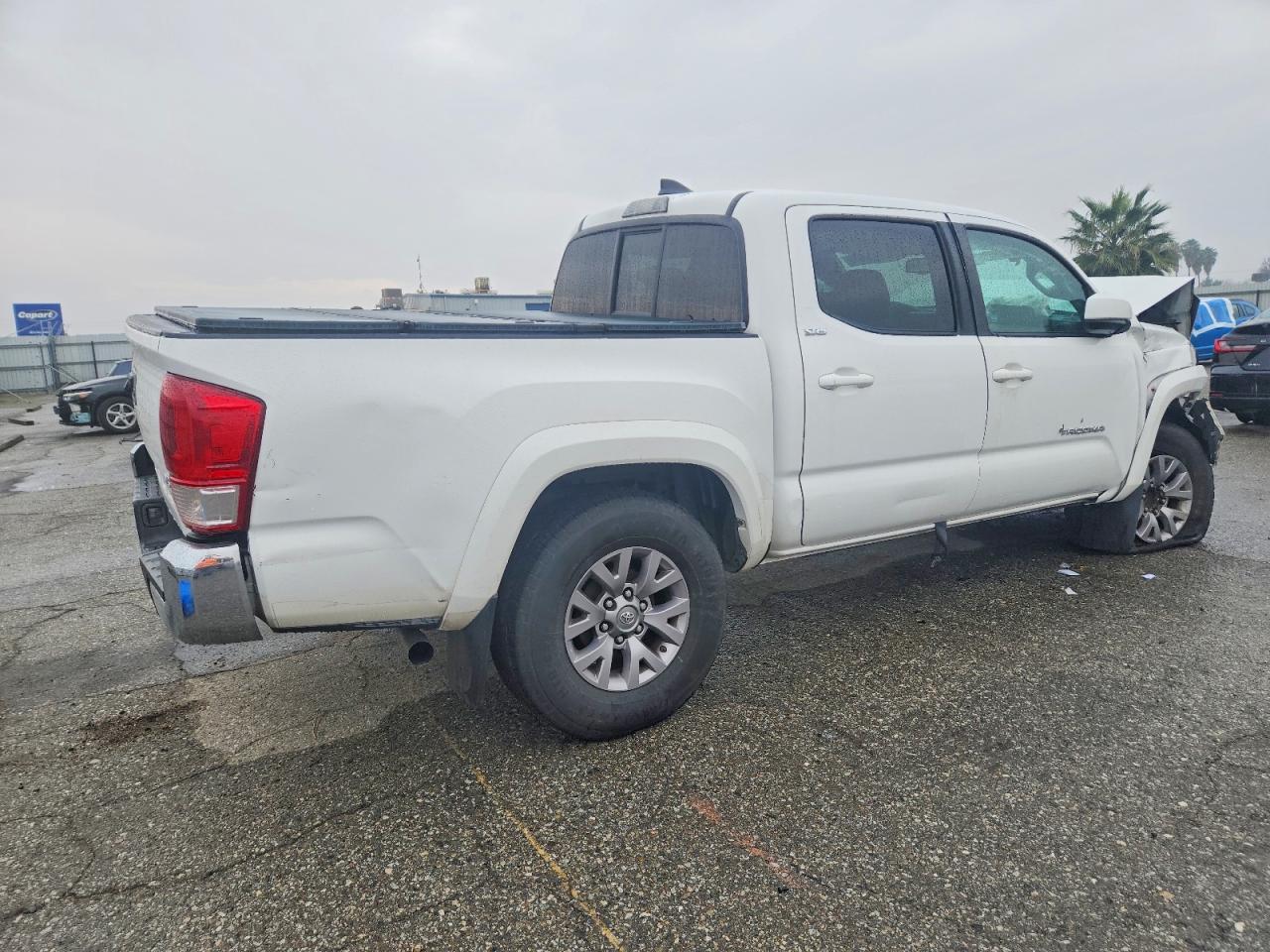 2017 TOYOTA TACOMA DOUBLE CAB photo 3