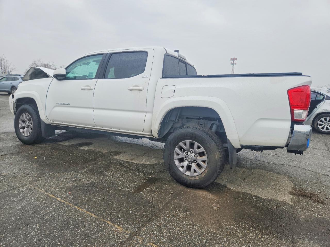 2017 TOYOTA TACOMA DOUBLE CAB photo 2