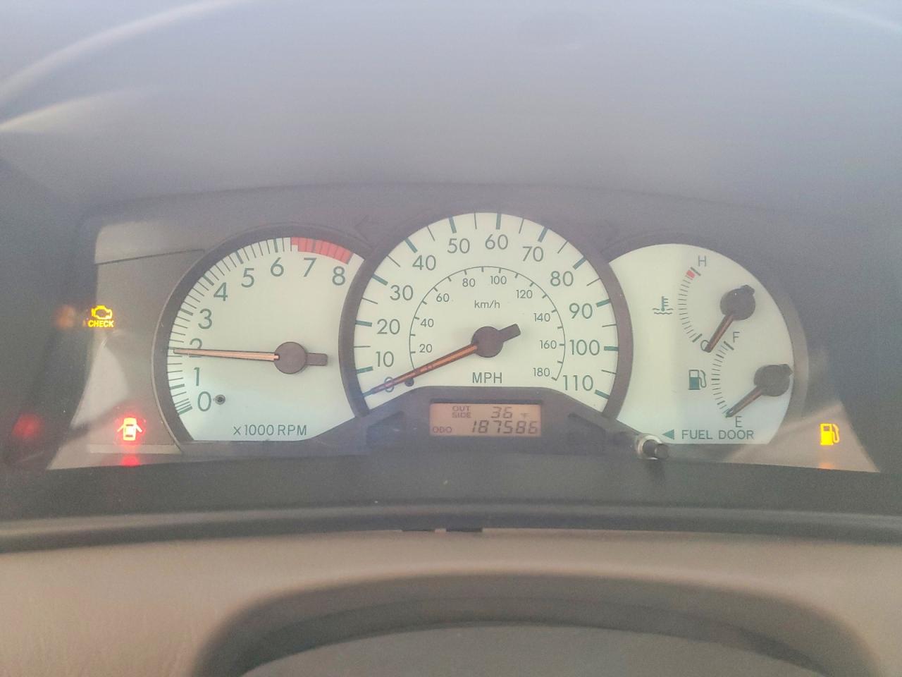 2004 TOYOTA COROLLA CE photo 9