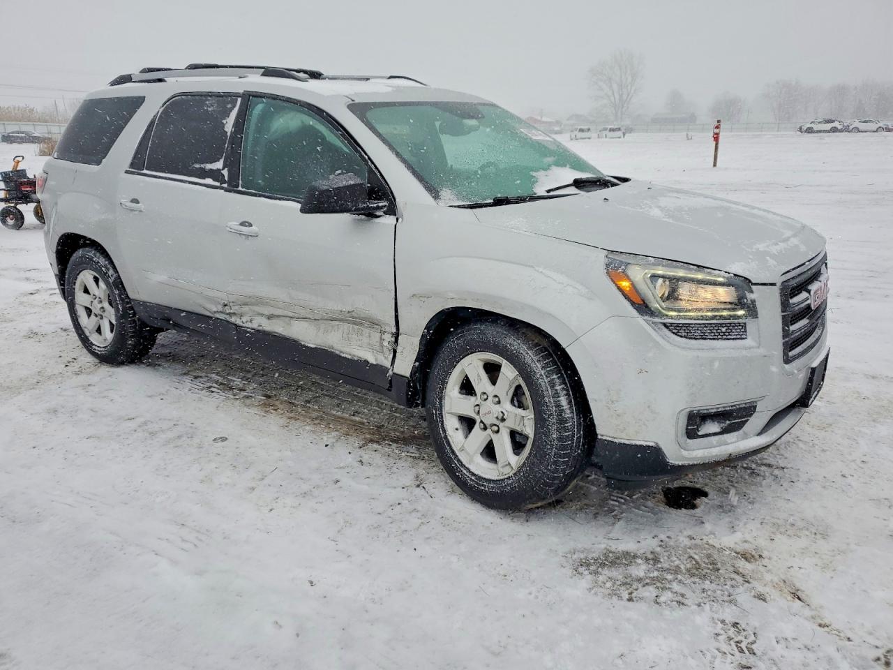 2016 GMC ACADIA SLE photo 4