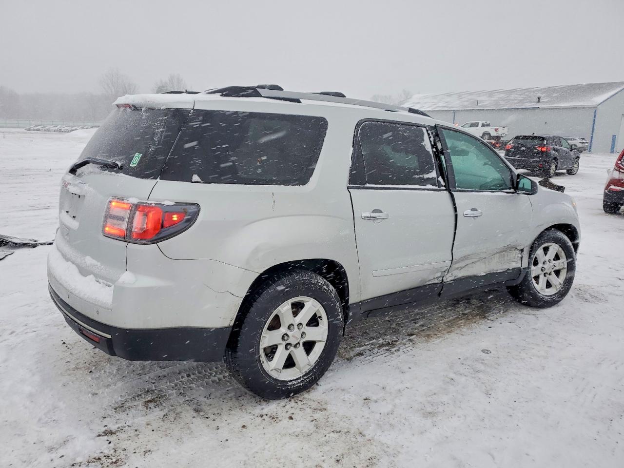 2016 GMC ACADIA SLE photo 3