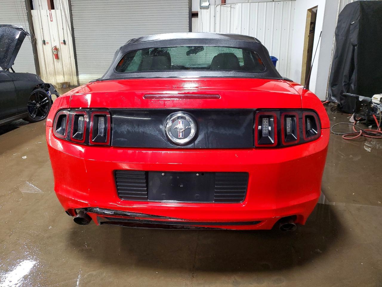 2013 FORD MUSTANG photo 6