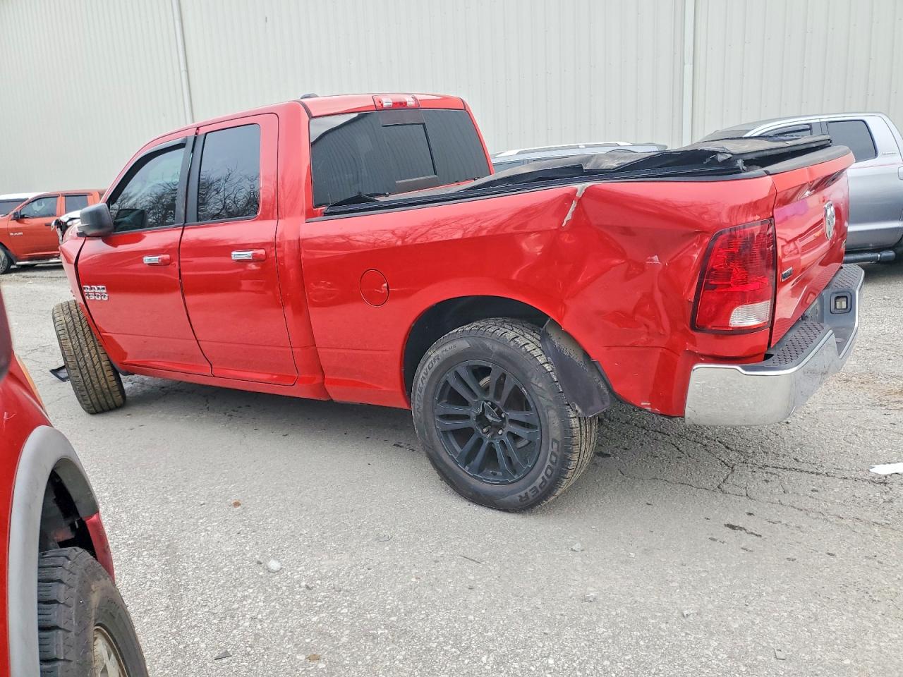 2013 RAM 1500 SLT photo 3