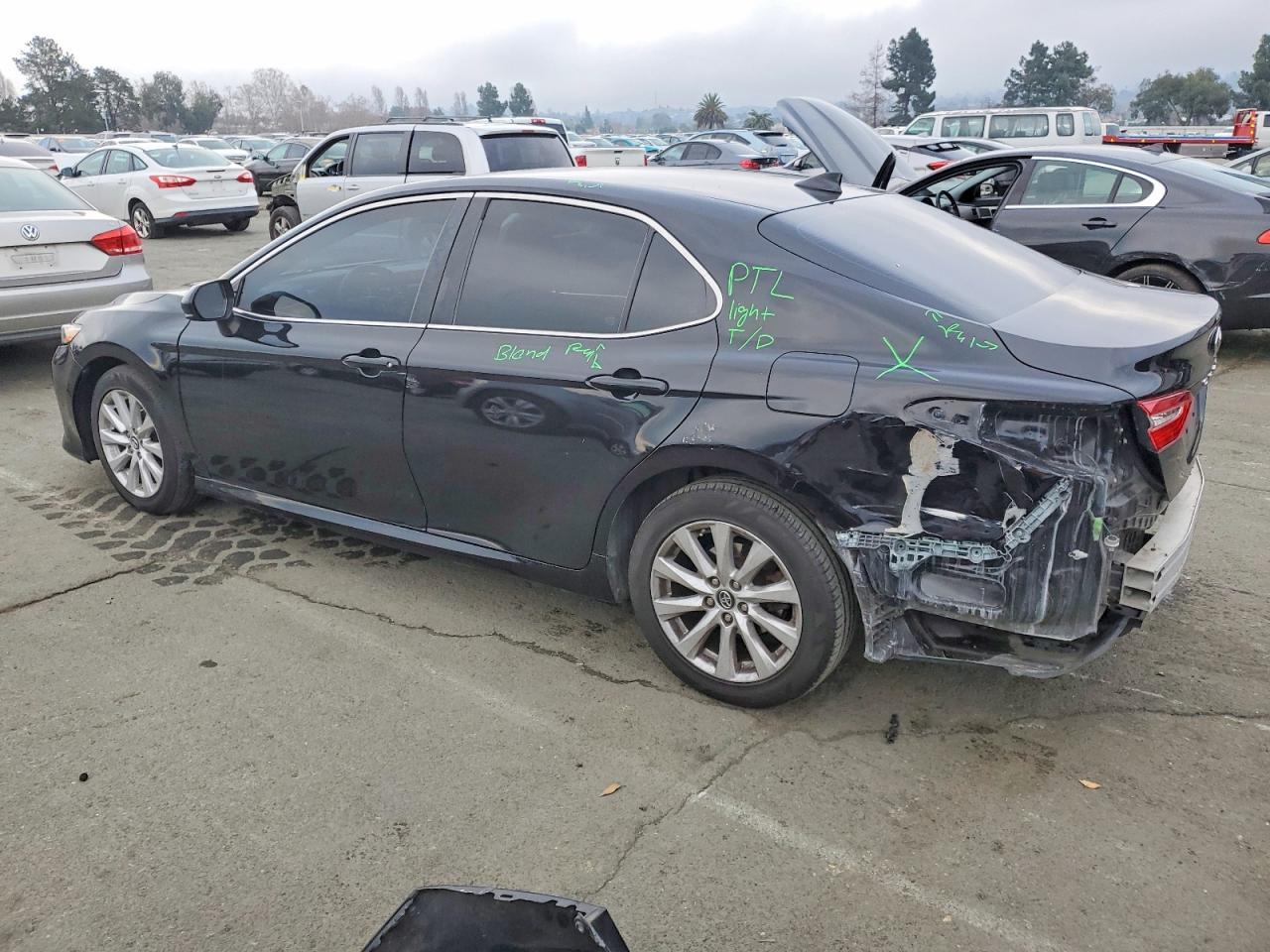 2019 TOYOTA CAMRY L photo 2