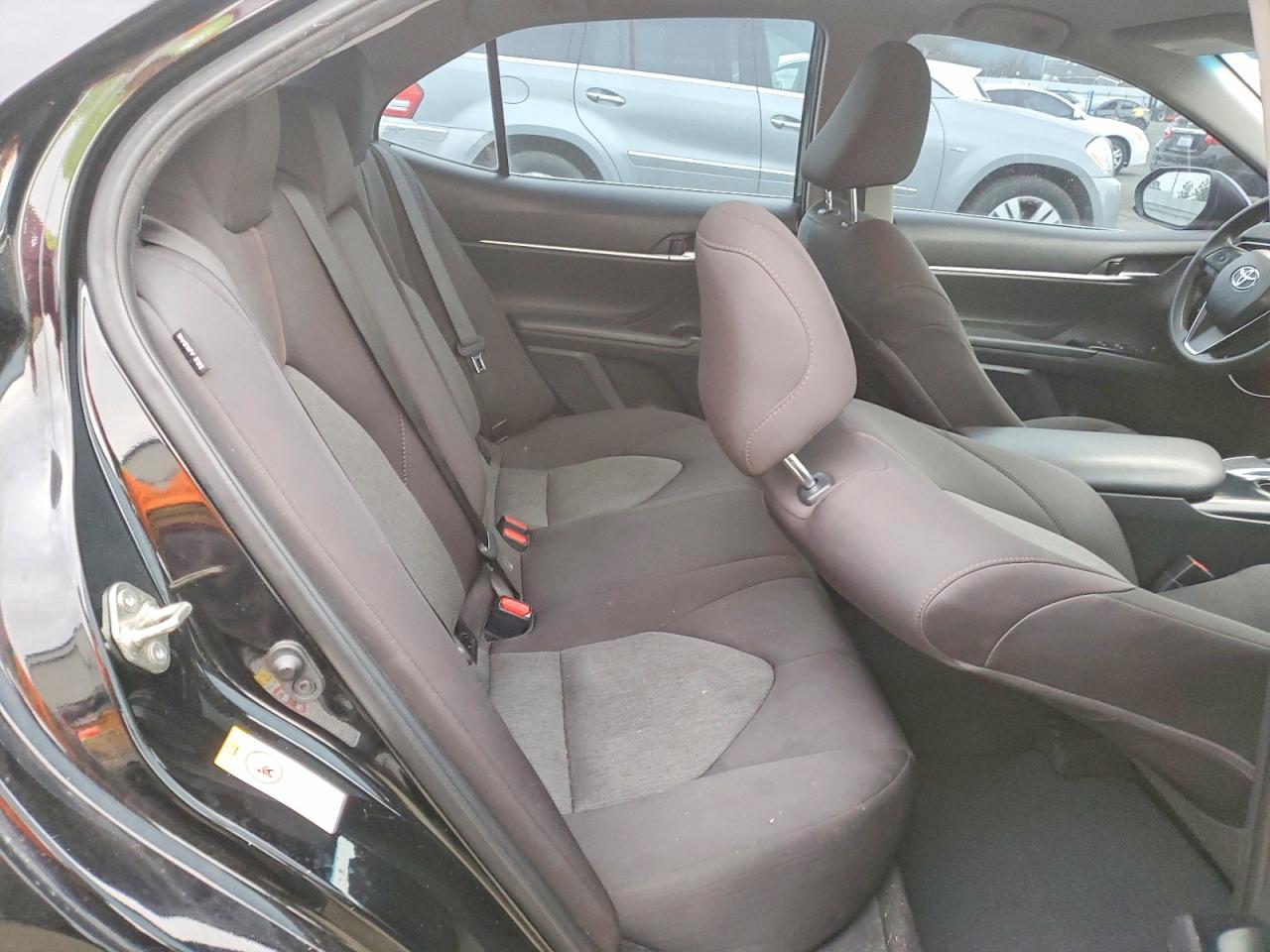 2019 TOYOTA CAMRY L photo 10
