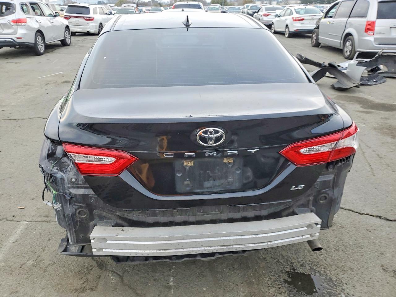 2019 TOYOTA CAMRY L photo 6