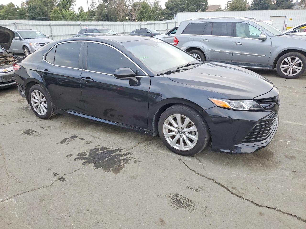 2019 TOYOTA CAMRY L photo 4
