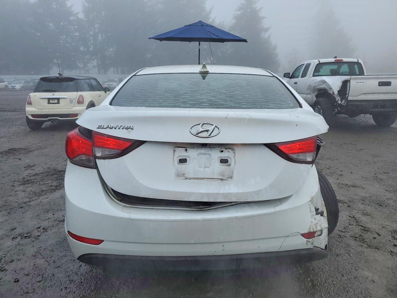 2016 HYUNDAI ELANTRA SE photo 6