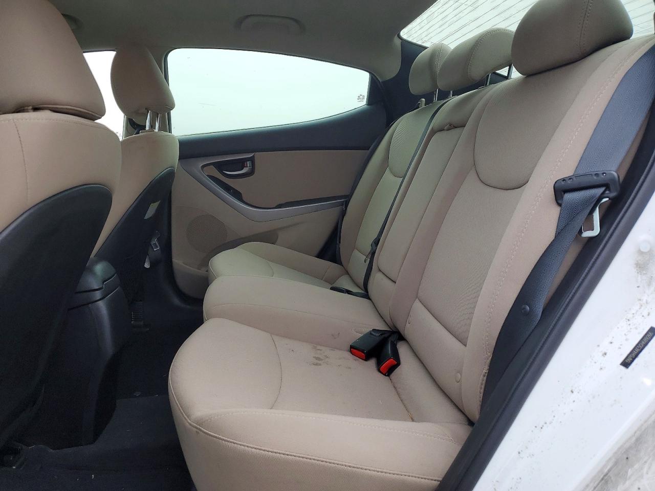 2016 HYUNDAI ELANTRA SE photo 10