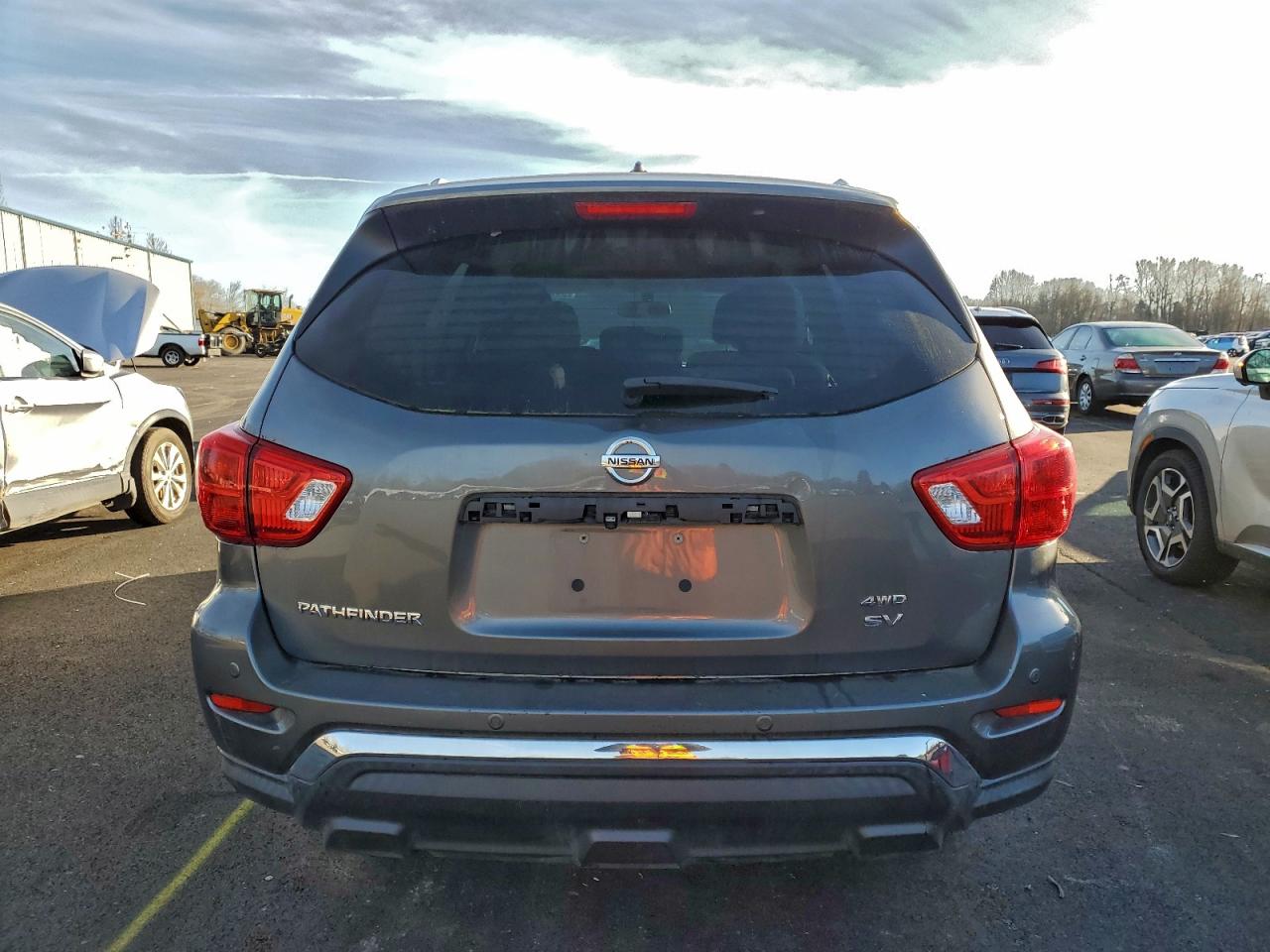 2017 NISSAN PATHFINDER S photo 6