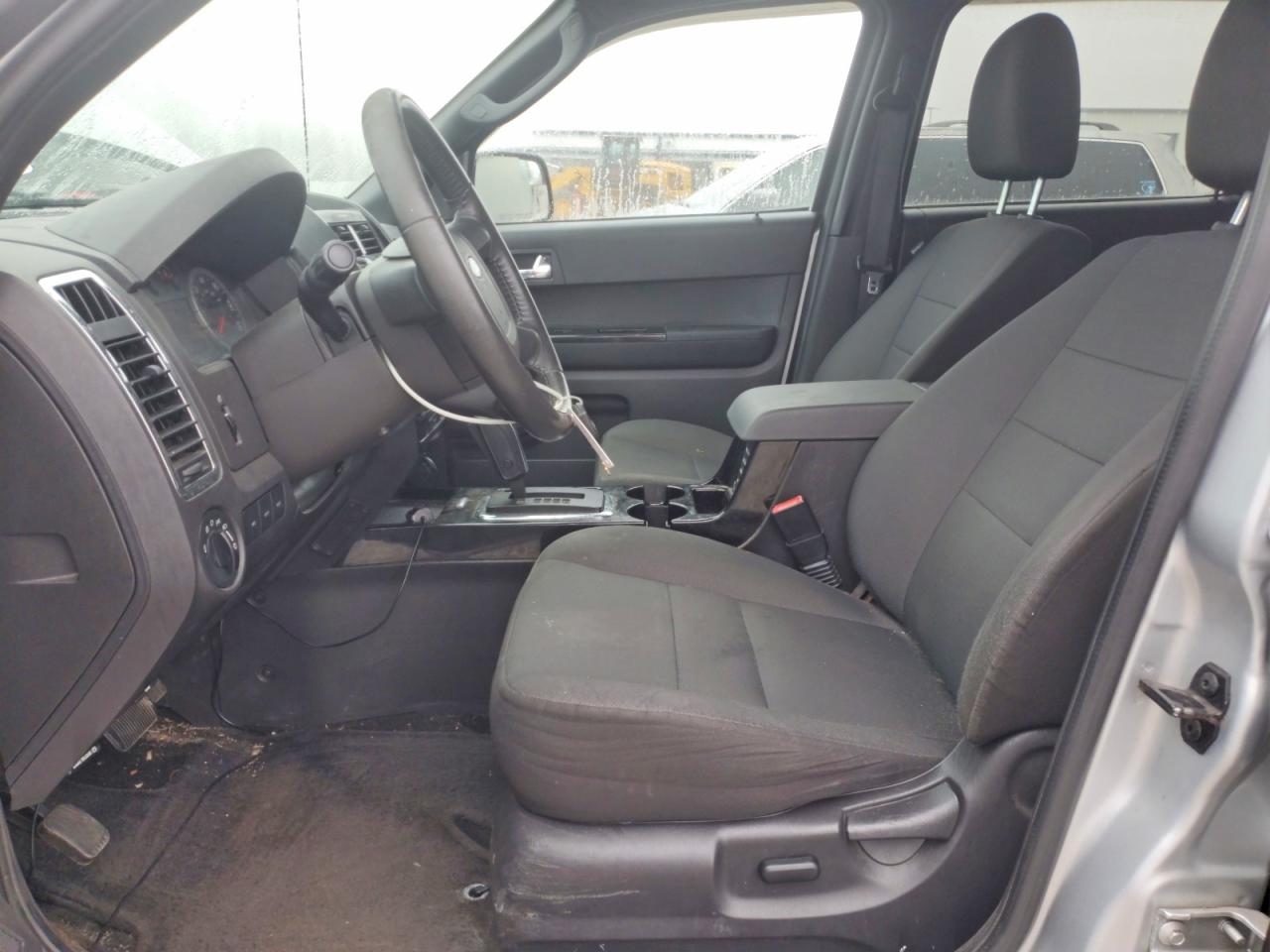 2010 FORD ESCAPE XLT photo 25