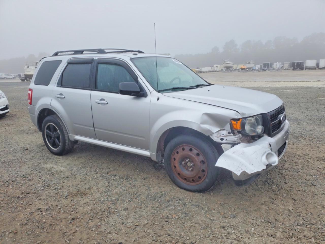 2010 FORD ESCAPE XLT photo 13