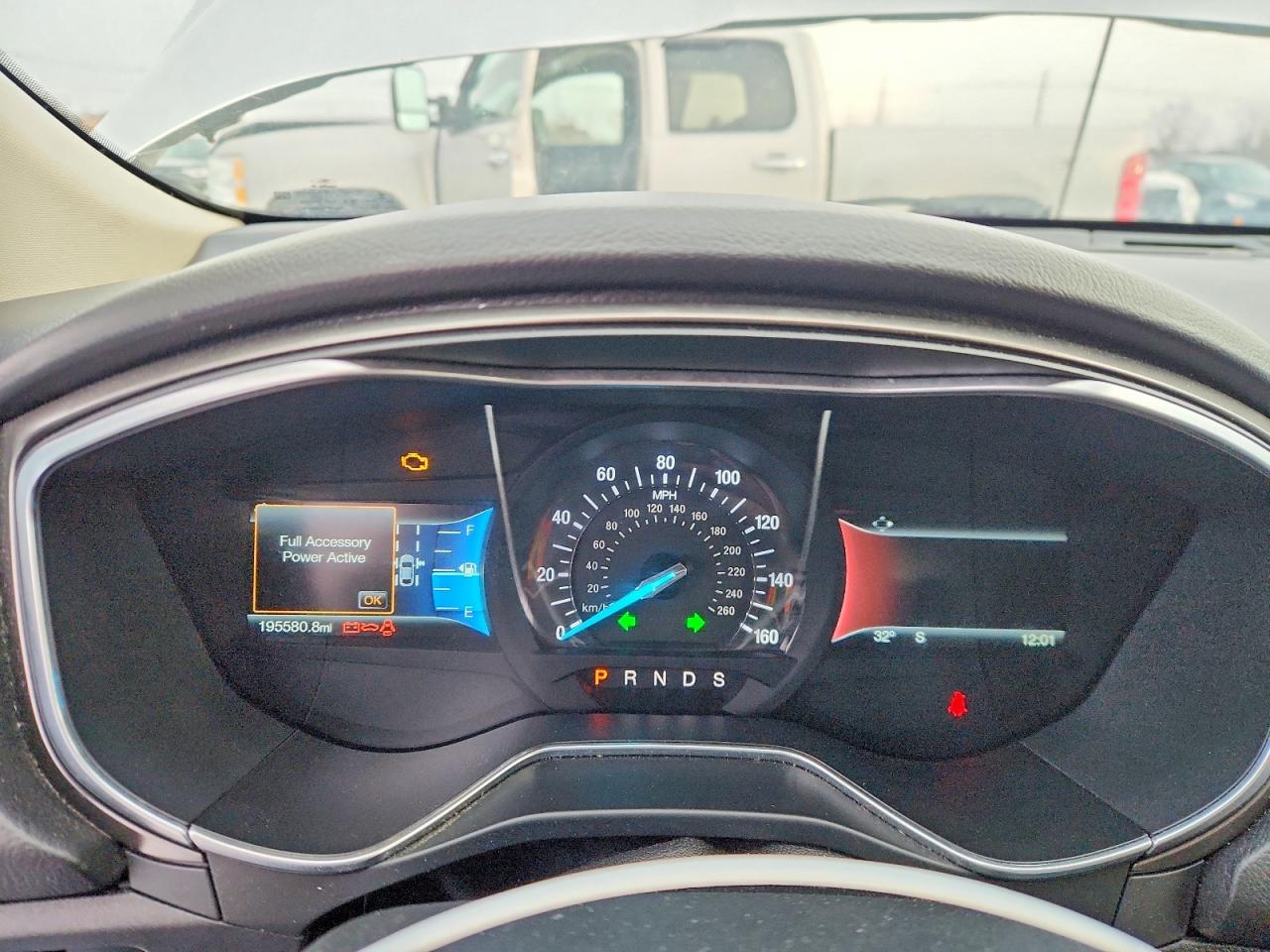 2017 FORD FUSION SE photo 9