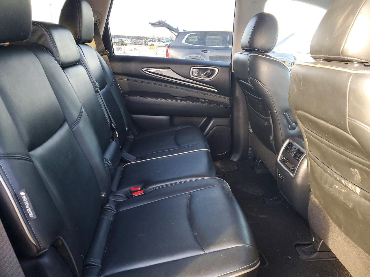 2020 INFINITI QX60 LUXE photo 11