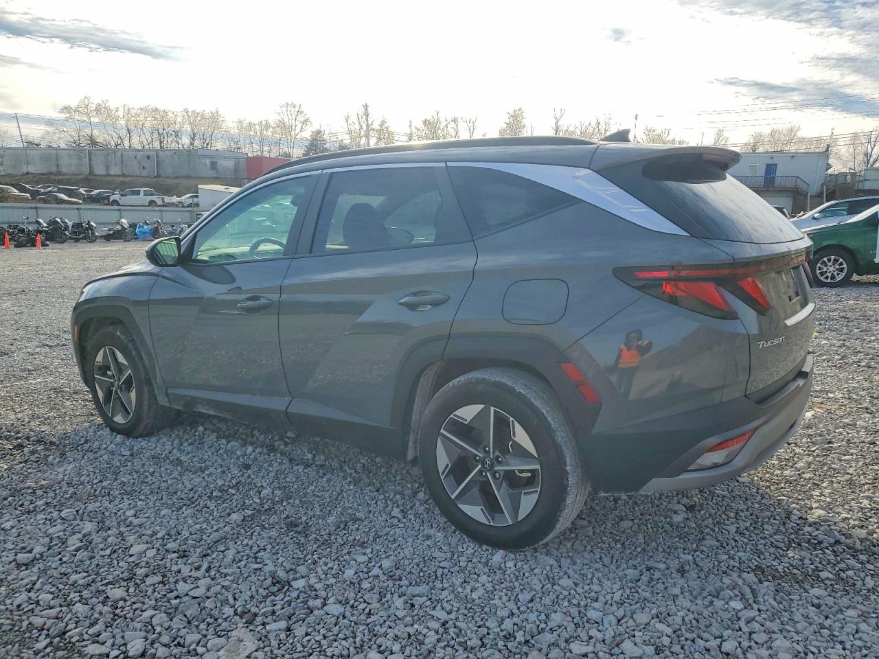 2025 HYUNDAI TUCSON SEL photo 3
