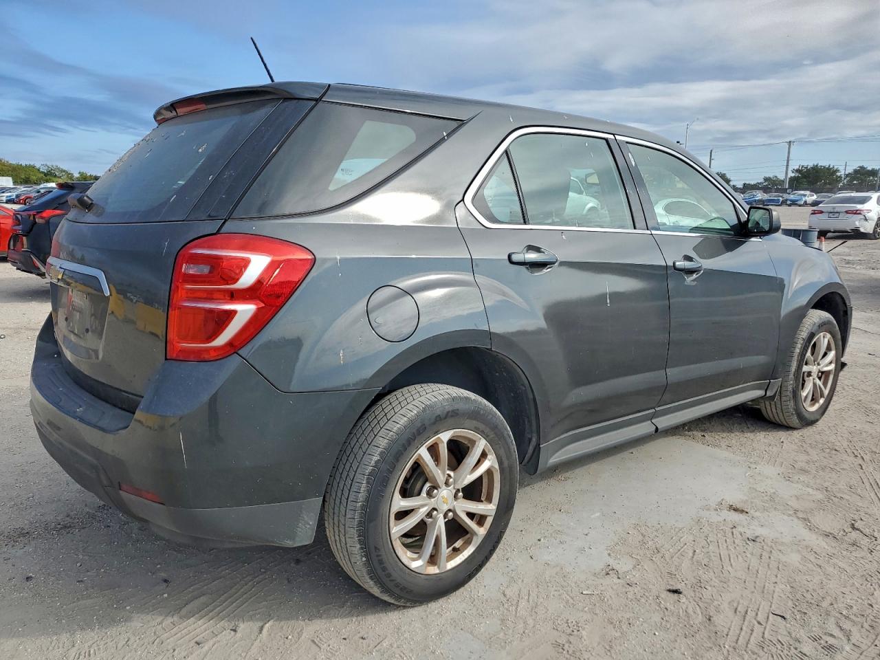 2017 CHEVROLET EQUINOX LS photo 3