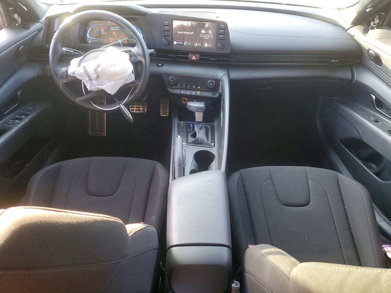 2025 HYUNDAI ELANTRA SEL SPORT photo 15