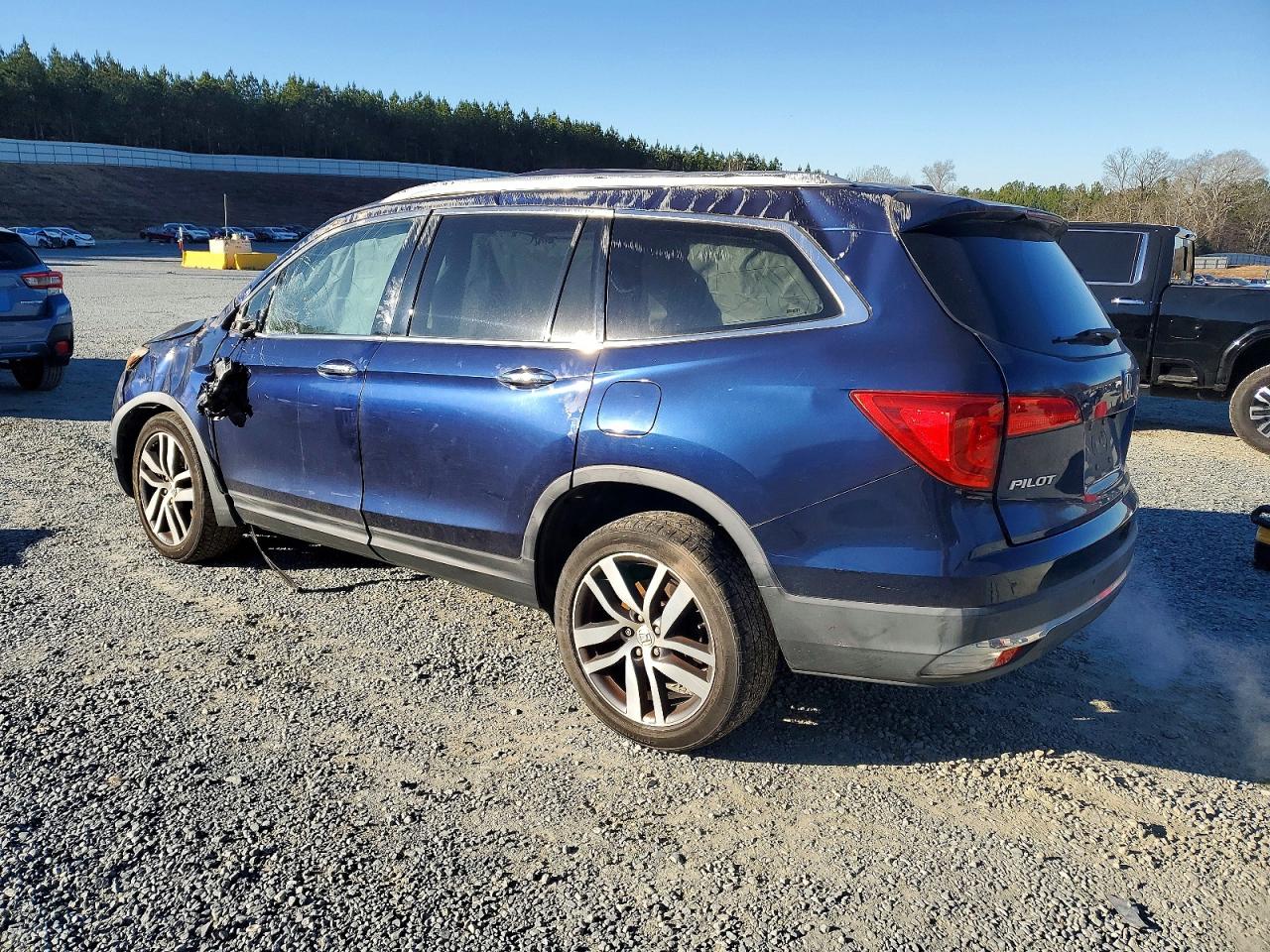 2016 HONDA PILOT ELITE photo 2