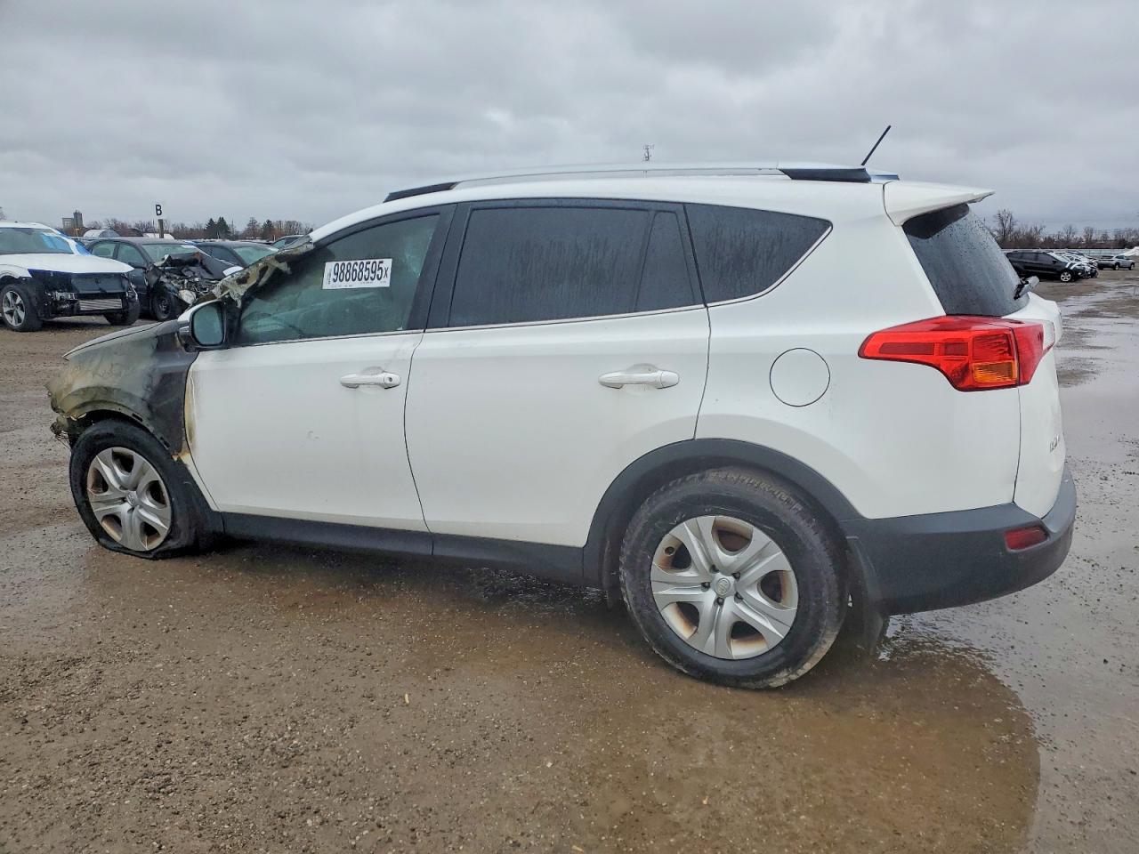 2014 TOYOTA RAV4 LE photo 2
