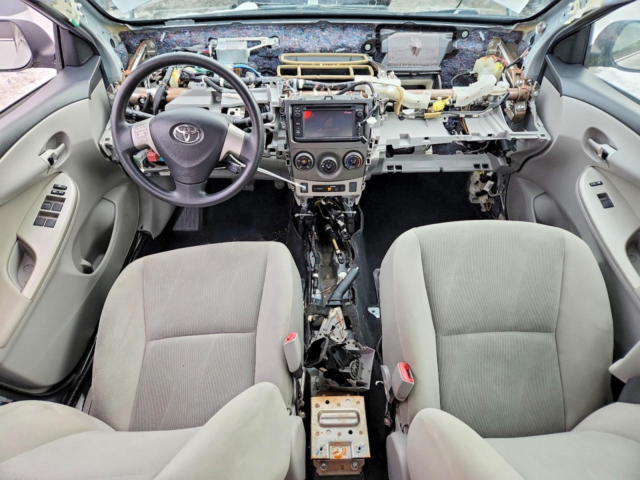 2013 TOYOTA COROLLA BASE photo 8