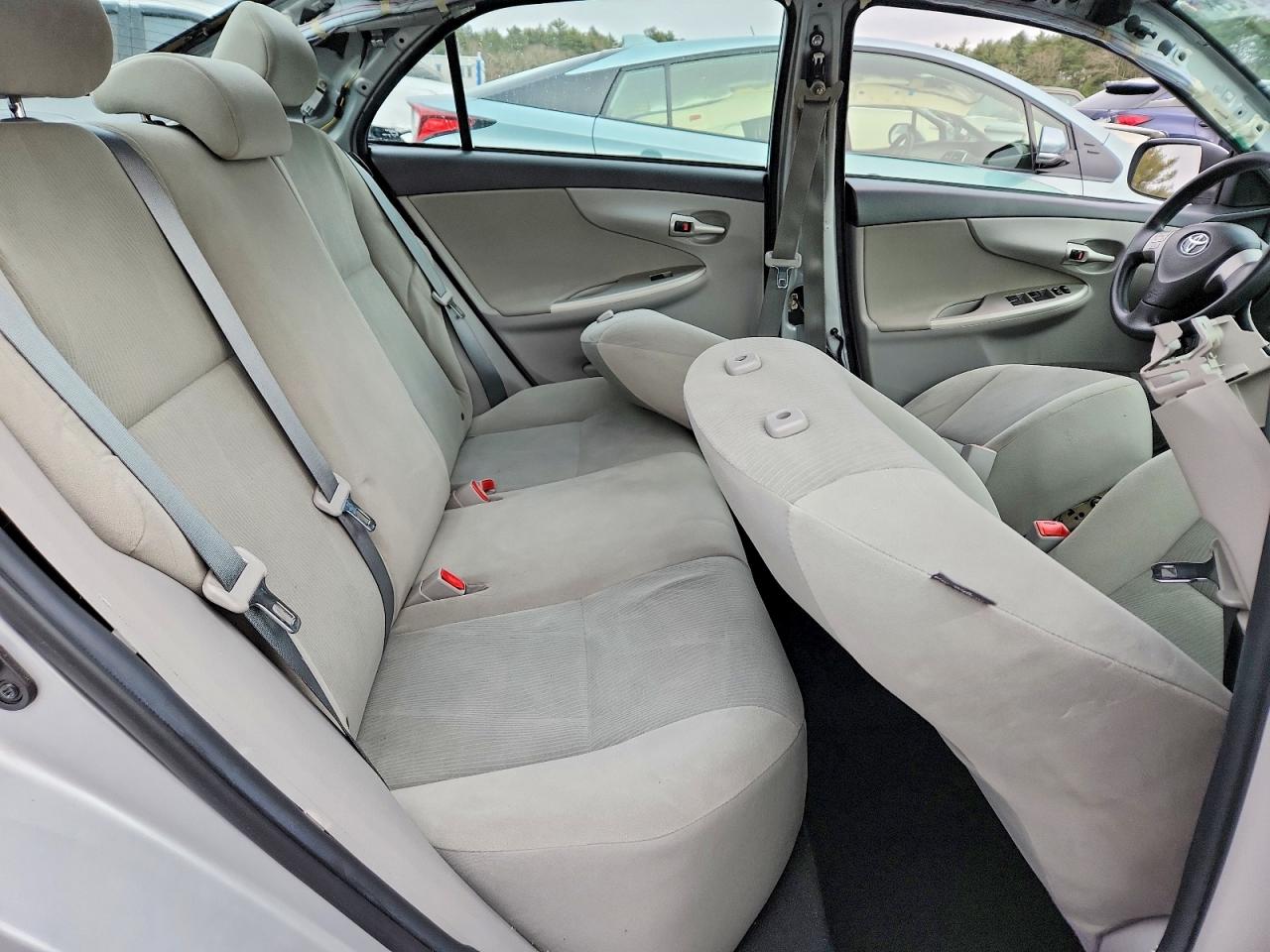 2013 TOYOTA COROLLA BASE photo 10