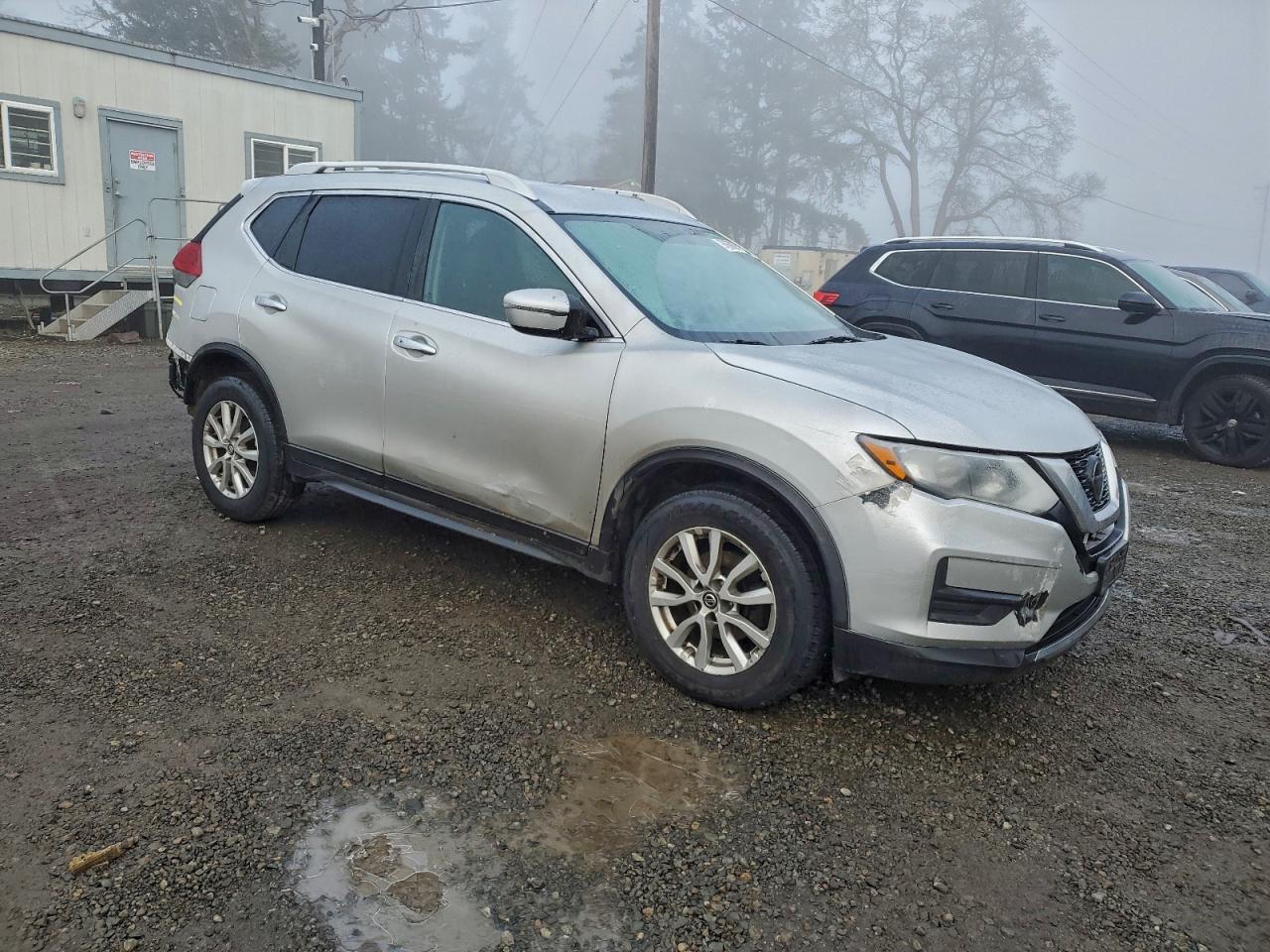 2018 NISSAN ROGUE S photo 4