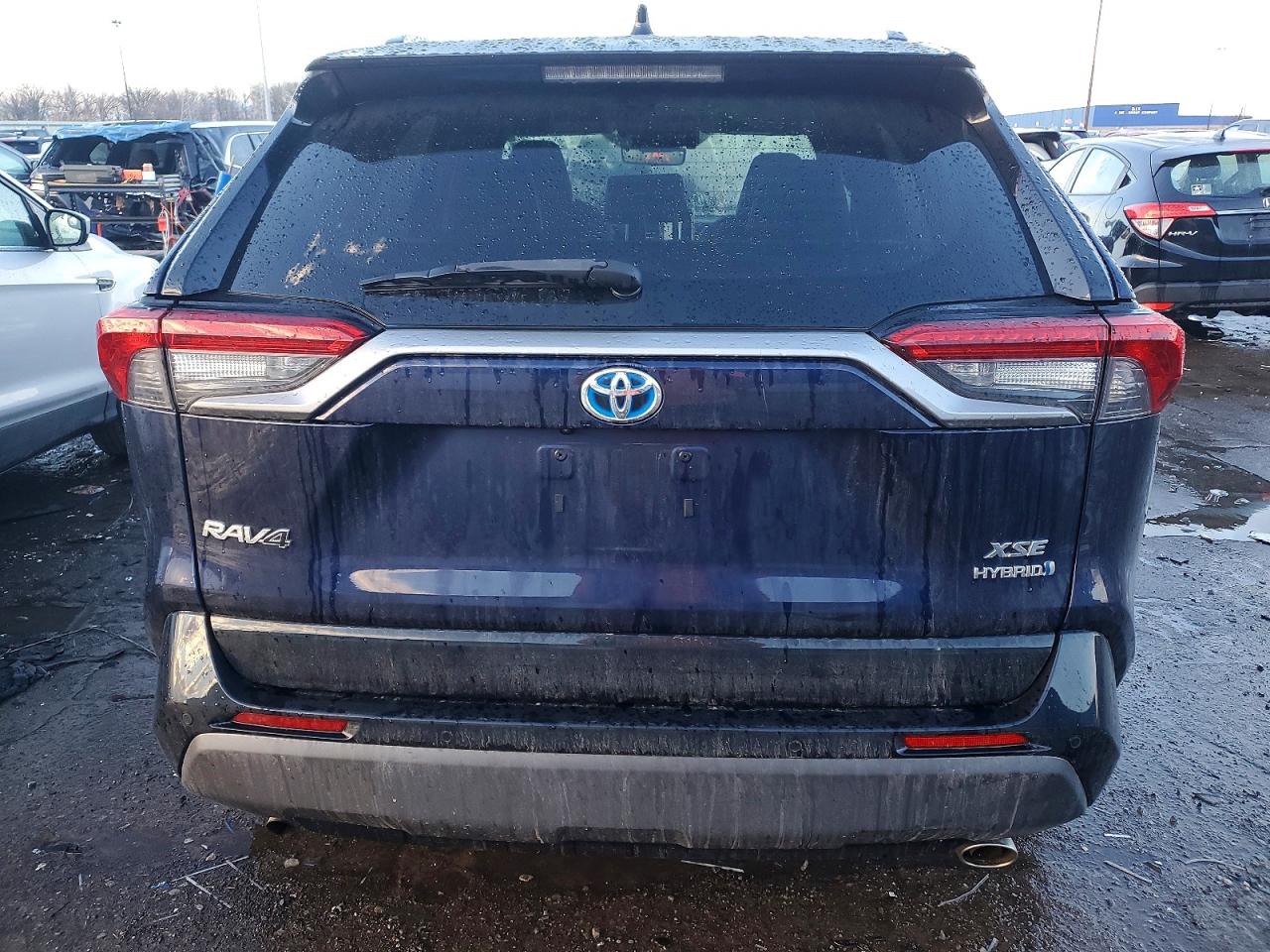 2021 TOYOTA RAV4 XSE photo 6