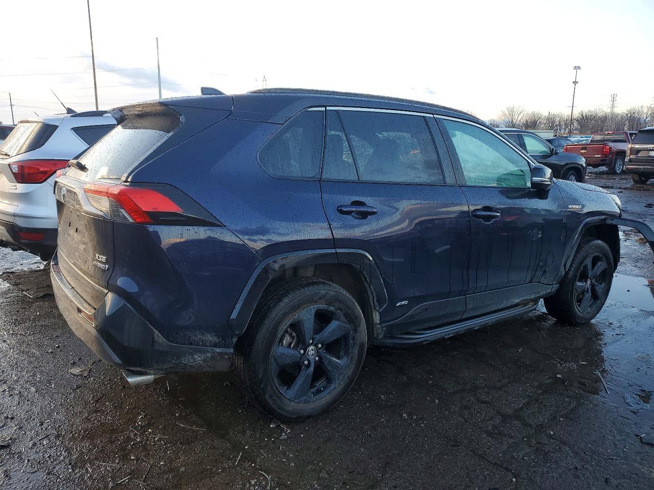 2021 TOYOTA RAV4 XSE photo 3