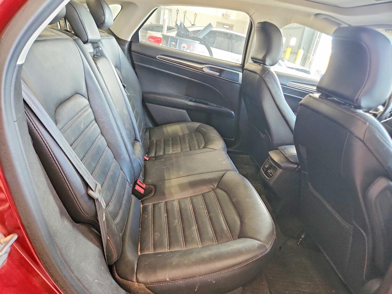 2015 FORD FUSION SE photo 19